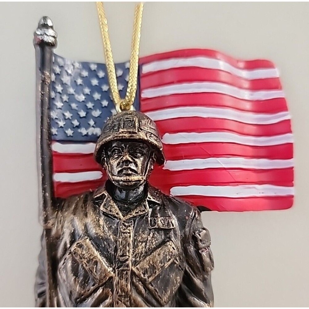 Soldier American Flag Patriotic Ornament Heavy Cast Resin Cracker Barrel 5.5"
